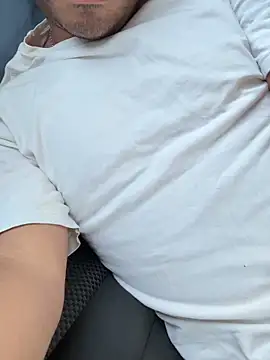 Snapshot of Aura33_ chatting on 02-04-26, 01:28 Aura33 online show from 02-04-26, 01:28