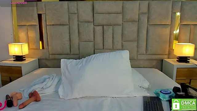 valtira nova online show from 03-23-26, 07:07