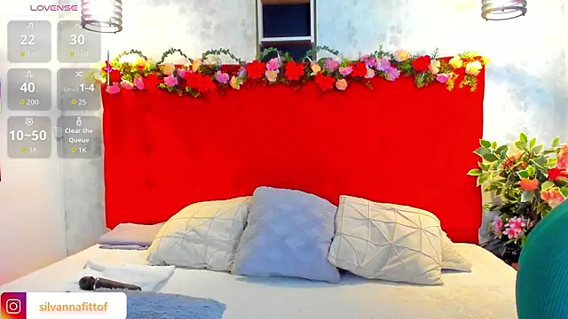 Snapshot of SilvannaFit chatting on 02-13-26, 11:39 SilvannaFit online show from 02-13-26, 11:39