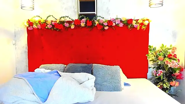 Snapshot of SilvannaFit chatting on 04-20-26, 11:46 SilvannaFit online show from 04-20-26, 11:46