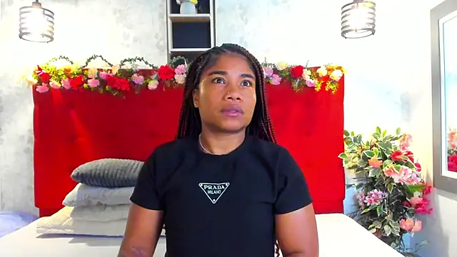 Snapshot of SilvannaFit chatting on 04-26-26, 09:07 SilvannaFit online show from 04-26-26, 09:07