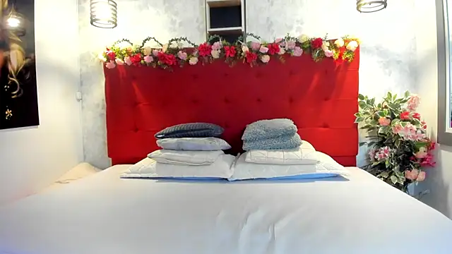 Snapshot of SilvannaFit chatting on 05-05-26, 11:51 SilvannaFit online show from 05-05-26, 11:51