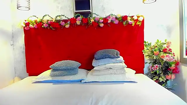 Snapshot of SilvannaFit chatting on 05-12-26, 11:40 SilvannaFit online show from 05-12-26, 11:40