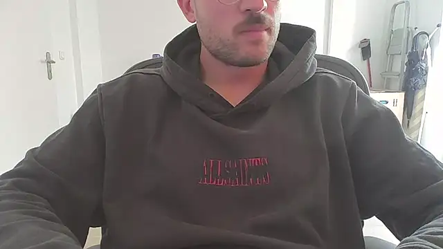 taallguyy 196 online show from 10-05-25, 08:56