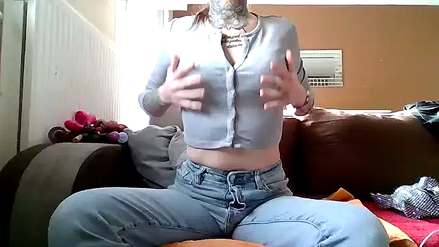 liloucamchaudee online show from 03-06-26, 08:44