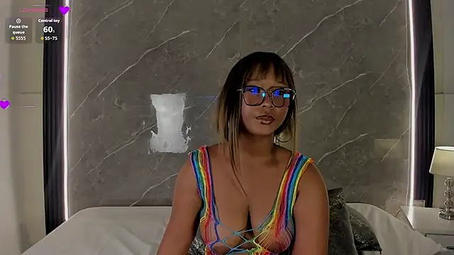 Snapshot of RachellEbony chatting on 05-13-26, 01:19 RachellEbony online show from 05-13-26, 01:19