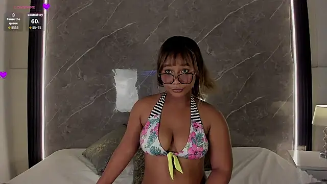 Snapshot of RachellEbony chatting on 05-15-26, 12:56 RachellEbony online show from 05-15-26, 12:56