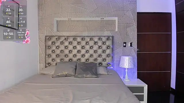Snapshot of Valery_Diamond chatting on 06-21-26, 12:02 Valery Diamond online show from 06-21-26, 12:02