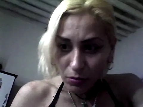 ariana crazzy online show from 02-16-25, 03:37