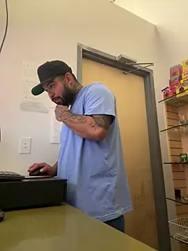 Snapshot of jr91esl chatting on 02-02-25, 07:41 jr91esl online show from 02-02-25, 07:41