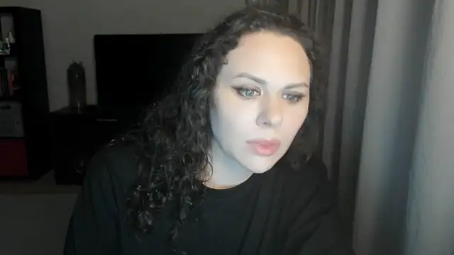 Snapshot of MollyCheiz chatting on 06-17-26, 09:49 MollyCheiz online show from 06-17-26, 09:49