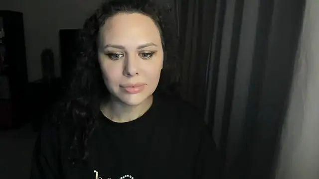 Snapshot of MollyCheiz chatting on 06-24-26, 11:48 MollyCheiz online show from 06-24-26, 11:48