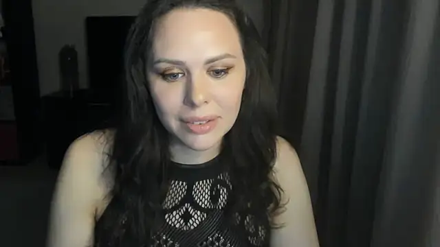 Snapshot of MollyCheiz chatting on 06-25-26, 10:58 MollyCheiz online show from 06-25-26, 10:58