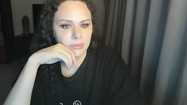 Snapshot of MollyCheiz chatting on 06-26-26, 10:03 MollyCheiz online show from 06-26-26, 10:03