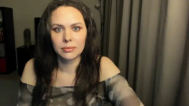 Snapshot of MollyCheiz chatting on 07-18-26, 11:08 MollyCheiz online show from 07-18-26, 11:08