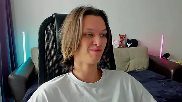 Ostin meow online show from 04-10-26, 09:47