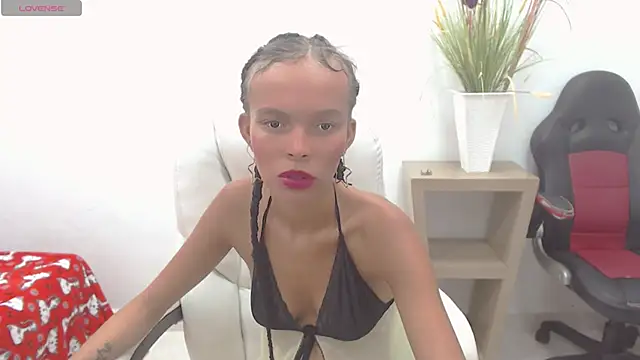 lulu 25  online show from 12-16-24, 05:06