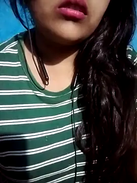 Love-Veronica online show from 04-20-26, 05:37