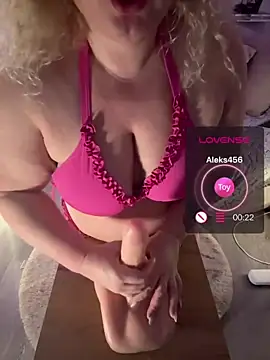 CurvyAnonymousGirl89 online show from 07-10-26, 05:59