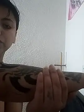 Snapshot of Naomy_veracruz_ chatting on 05-20-26, 02:23 Naomy veracruz online show from 05-20-26, 02:23