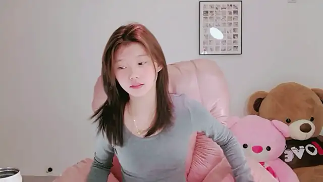yangyang-1115 online show from 05-05-26, 04:31