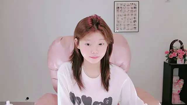 yangyang-1115 online show from 05-15-26, 04:19