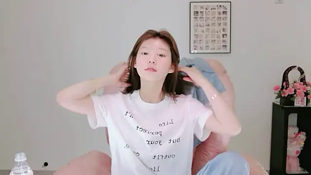yangyang-1115 online show from 05-17-26, 04:54