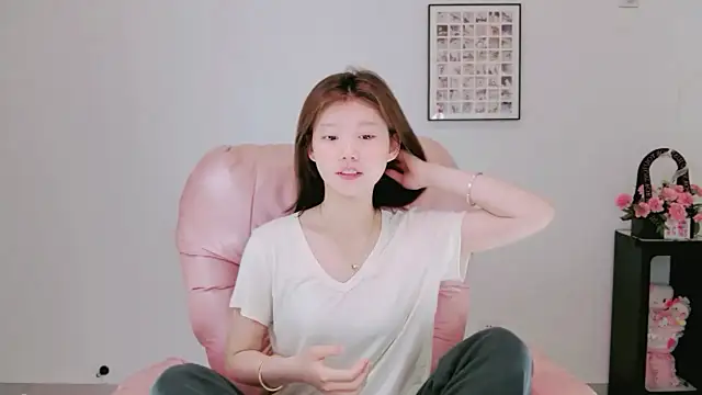 yangyang-1115 online show from 05-18-26, 05:46