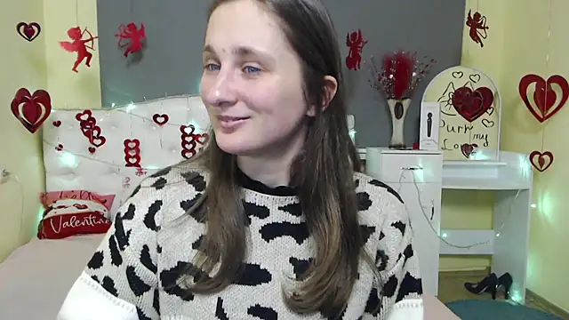 Snapshot of MichelLeee chatting on 02-16-26, 01:07 MichelLeee online show from 02-16-26, 01:07