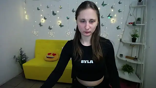 Snapshot of MichelLeee chatting on 03-16-26, 12:31 MichelLeee online show from 03-16-26, 12:31