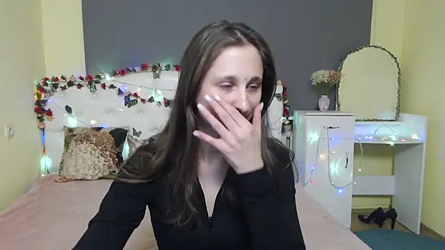 Snapshot of MichelLeee chatting on 03-18-26, 12:52 MichelLeee online show from 03-18-26, 12:52