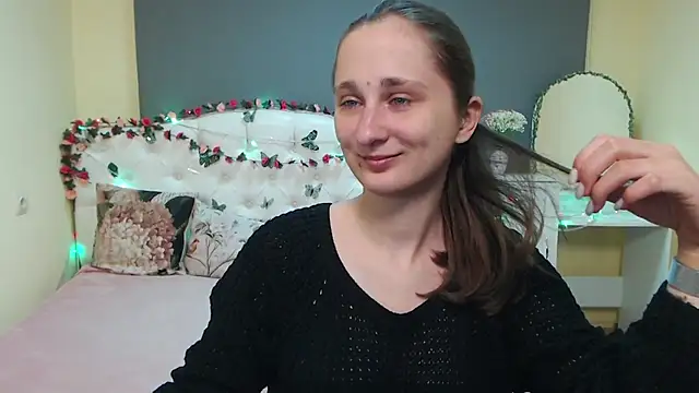 Snapshot of MichelLeee chatting on 03-20-26, 12:32 MichelLeee online show from 03-20-26, 12:32