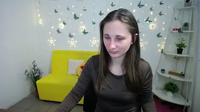 Snapshot of MichelLeee chatting on 03-23-26, 12:31 MichelLeee online show from 03-23-26, 12:31