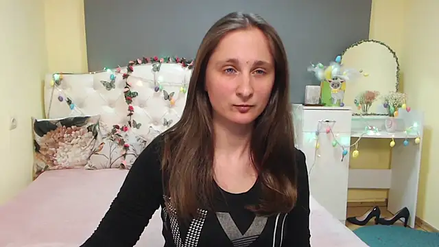 Snapshot of MichelLeee chatting on 04-03-26, 05:22 MichelLeee online show from 04-03-26, 05:22