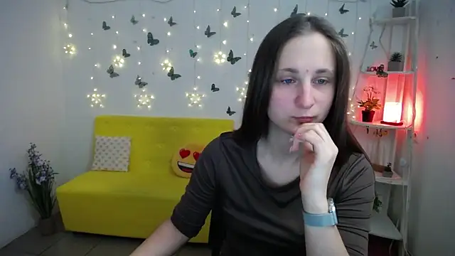 Snapshot of MichelLeee chatting on 04-16-26, 11:22 MichelLeee online show from 04-16-26, 11:22