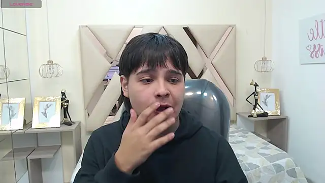 AndrewPherson online show from 01-06-25, 01:52