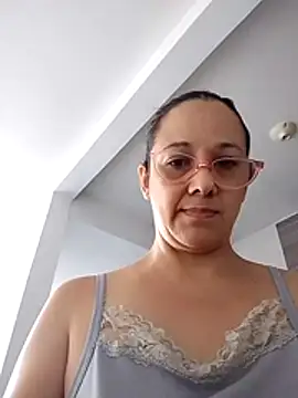 nicolle milf1978 online show from 07-05-26, 12:56