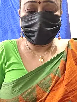 Snapshot of rekha_naier chatting on 06-17-26, 12:18 rekha naier online show from 06-17-26, 12:18