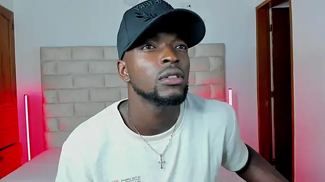 Snapshot of Dylan_Taylor chatting on 01-08-26, 12:40 Dylan Taylor online show from 01-08-26, 12:40