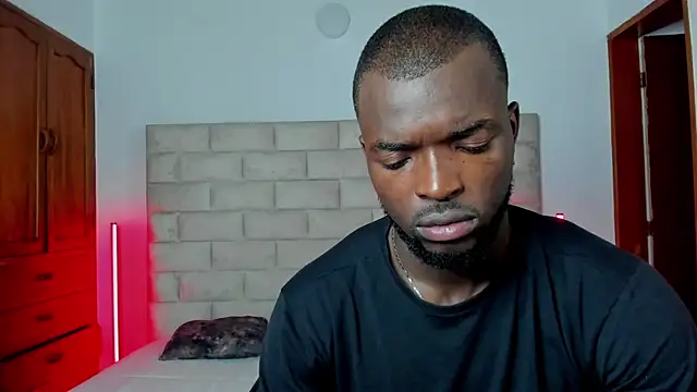 Snapshot of Dylan_Taylor chatting on 01-09-26, 12:52 Dylan Taylor online show from 01-09-26, 12:52