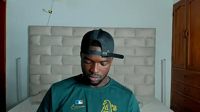 Snapshot of Dylan_Taylor chatting on 02-15-26, 07:51 Dylan Taylor online show from 02-15-26, 07:51