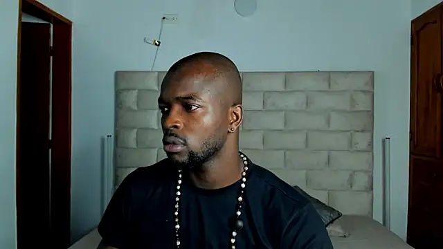 Snapshot of Dylan_Taylor chatting on 03-09-26, 03:32 Dylan Taylor online show from 03-09-26, 03:32