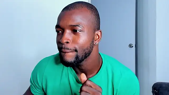 Snapshot of Dylan_Taylor chatting on 04-10-26, 12:32 Dylan Taylor online show from 04-10-26, 12:32