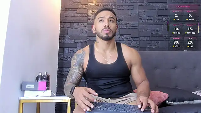 Snapshot of bruno_miller_ chatting on 12-17-25, 08:48 bruno miller online show from 12-17-25, 08:48