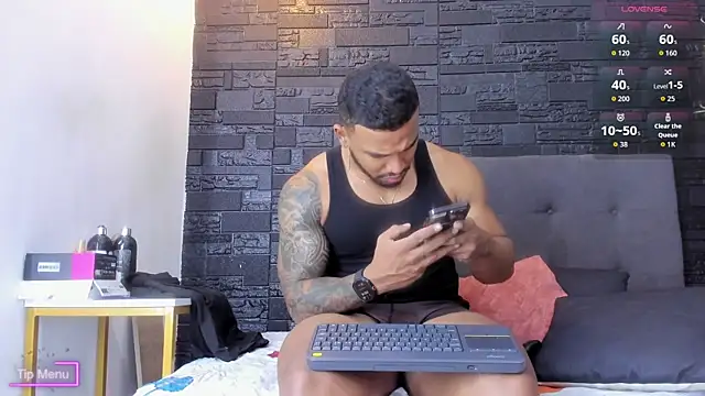 Snapshot of bruno_miller_ chatting on 01-05-26, 08:23 bruno miller online show from 01-05-26, 08:23