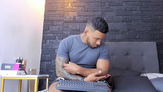 Snapshot of bruno_miller_ chatting on 01-08-26, 08:33 bruno miller online show from 01-08-26, 08:33