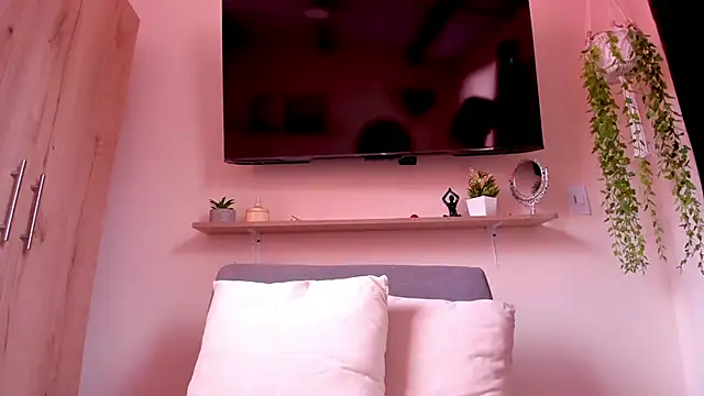sofiaVelez01 online show from 05-16-26, 04:17