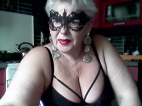 Snapshot of Lisa_Suzie chatting on 06-19-26, 10:08 Lisa Suzie online show from 06-19-26, 10:08