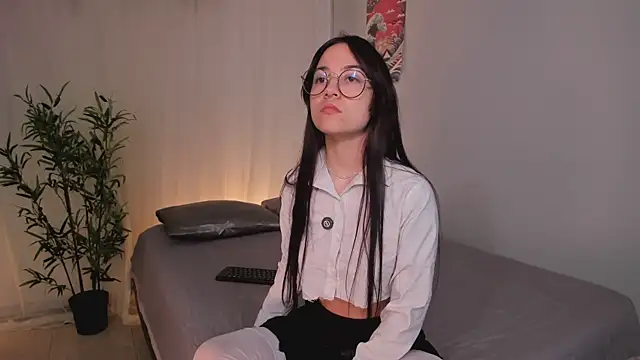Snapshot of Lia_Sweett_ chatting on 06-11-26, 04:27 Lia Sweett online show from 06-11-26, 04:27