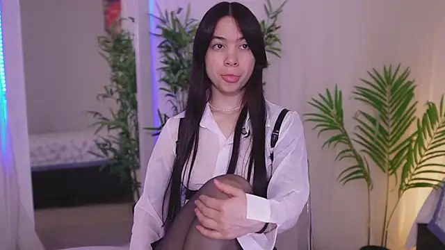Snapshot of Lia_Sweett_ chatting on 06-19-26, 04:22 Lia Sweett online show from 06-19-26, 04:22